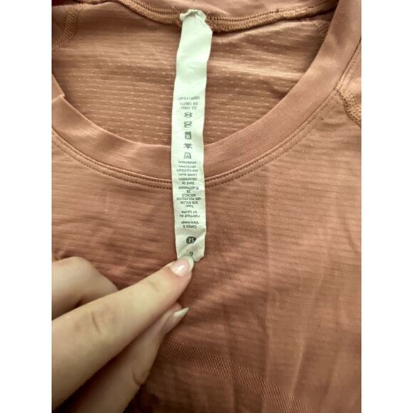 Lululemon Womens Swiftly Tech Short Sleeve Size 6 - Picture 4 of 6